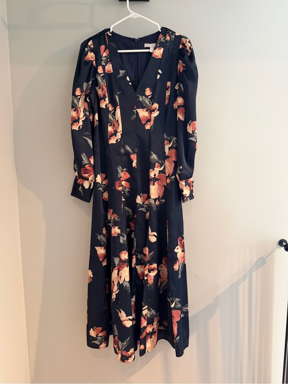 Chelsea28 Black Floral V-Neck Long Sleeve Midi Dress